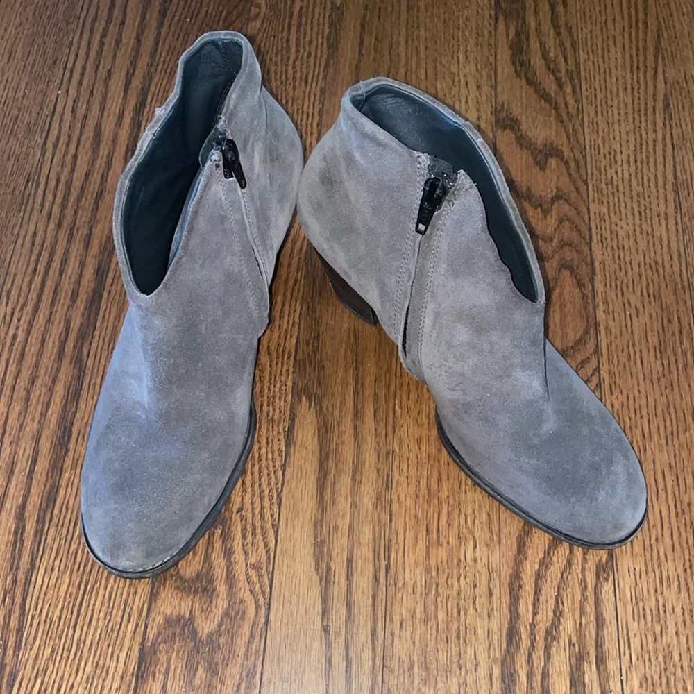 Paul green bootie heel size 3.5